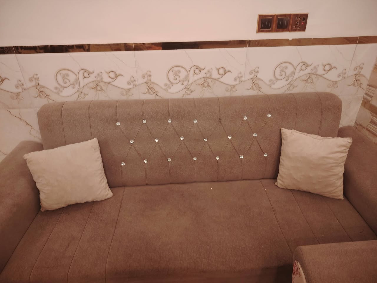 سلام عليكم عندي ثنين تخامه للبيع واحد اربع كراسي وقنفة ول ثاني ٣ قنقات و٤ كراسي ثنيهم


**إذا كنت صاحب هذا الإعلان وتريد حذفه لأي سبب، رجاءا أرسل رسالة إلى الدعم الفني**