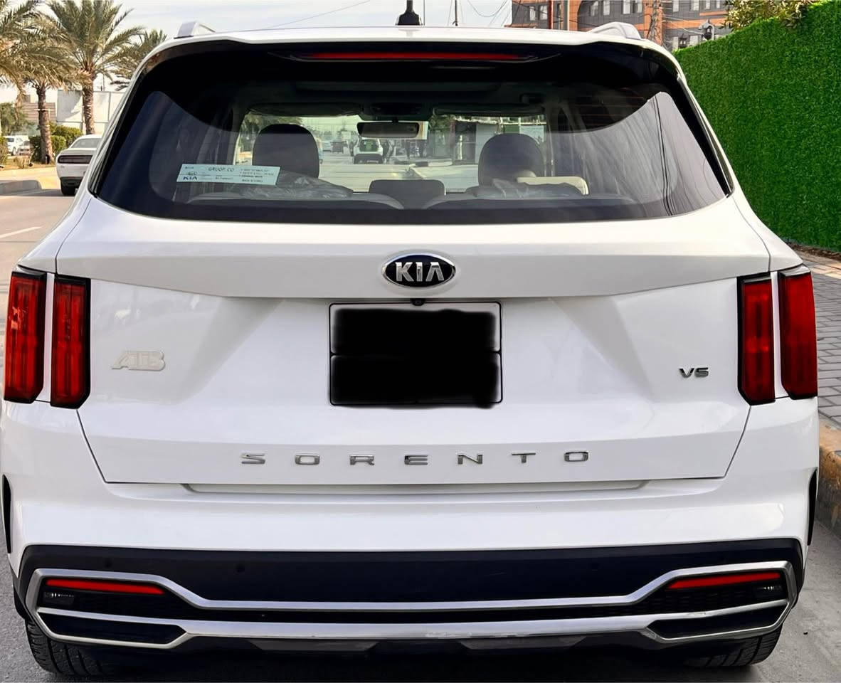 السلام عليكم 
سورنتو 2021 الشكل الجديد فول مكفولة كفالة عامه لا صبغ لا ضربه لا بارد لا تبديل لا شخوط السيارة جديدة لوك رقم اربيل تريد تحويل تريد وكالة ماشيه 60 
المواصفات
بصمة 
بانوراما
كير ماوس 
كشنات جلد اصليه 
كشنات تدفئة تبريد 
هند بريك بصمة
حساس اطارات
شاشة جبيره اصلية ام الخرائط
كراسي كهرباء
حساسات امامي خلفي 
كامرة خلفيه دواره
درايف مود 
شاحن واير لس 
جنطة كهرباء 
محرك 6 سلندر 
كير 8 نمر 
7 راكب 
3 قطع تبريد 
السياره جديدة لوك ومكفولة وما بيها برغي نقص من تخم تاير كوري جديد وباتري 
السعر 275 ورقة وبيها مجال 
الرقم *********** 
العنوان بغداد الشراي يتصل ما متواجد نت بغداد, العراق
