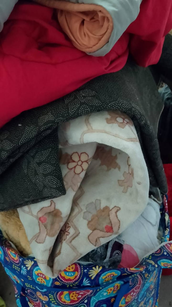 بنات شلعه غراض لحف ثنين زوالي ثنين جنط مدرسه وايد  وستول وفرشات وتلبيسه سياره جديده لونها اسود وازرك نواعم هواي كلهن اريدهن ب 25 هواي شغلات الي تريدهن تجي هسه عليهن لان جاي أعزل


**إذا كنت صاحب هذا الإعلان وتريد حذفه لأي سبب، رجاءا أرسل رسالة إلى الدعم الفني**