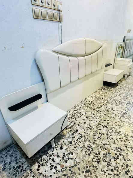 غرفه نوم تركي تخبل نضافه فول نضام سلايت5 قطع السعر 385عنواني النجف حي الميلاد شارع المزرعه سيد علي ***********
