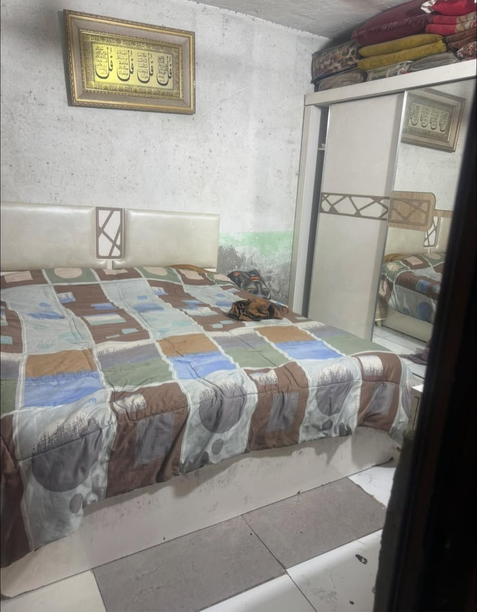 السلام عليكم عيوني بيت 120 متر للأيجار بمنطقه العماري شارع المدارس ايجاره 200 وبي مجال يرهم للبيع هم *********** واتساب
