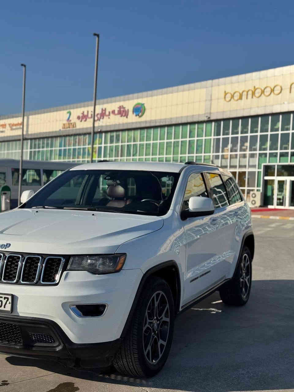 جیب گراند شیروکی مواصفات لاریدو80کم مودیل 2021 رقم سلیمانی انگلیزی لحد 2030 بی دفتر بنزین فول مواصفات بی سلایت ضرر عل سنور نشره تایرات جدید کیر و محرک بشرط محرک V6  رادار بیلادی دبل اسکل بصمه 3مود قیادە تحدید سرعە شاشە.... سعر 194$ بی مجال شویە *********** // *********** عنوان کرکوک رحیماوە ..... كركوك, العراق
