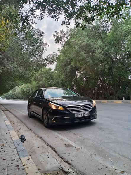 سوناتا موديل2017 لون اسود ماشية 187ألف حادثها بأمريكا جاملغ امامي فقط وايرباك الستيرن طاك وبالعراق مبدل الباب الخلفي فول مواصفات عدة الفتحة والبصمة مكينة 2400 والسيارة بالواقع احلى من الصور السعر 110 وبيها مجال بسيط للأستفسار التواصل الاتصال على الرقم*********** اؤ بالخاص.
