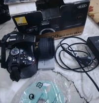 نيكون 5300 • عدسة 18-55 • نضافة 99٪