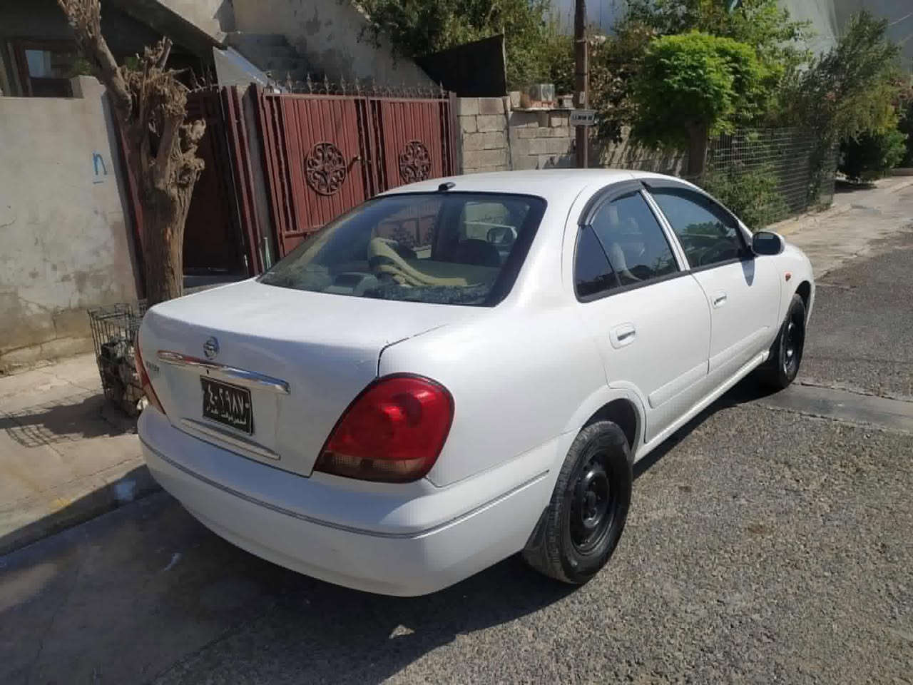 نيسان سه نى يابانى 
براوه ى دوبه ى شوين براوه كه يم جاك كردوه
موديل ٢٠٠٩
سه ياره كه  مالى دوسته زور پاكو جوانه 
بى ته قه وره قه يه
به سه رتى گيرومه كينه به سه رتى ته بريد ساردوگه رم
٤تايه ى لوك بو گوريوه 
سه ياره كه ١ساله لاو خومه بيكيشه و بيمه سره فه 
نرخ٤٣گه لاو مه جال
***********
