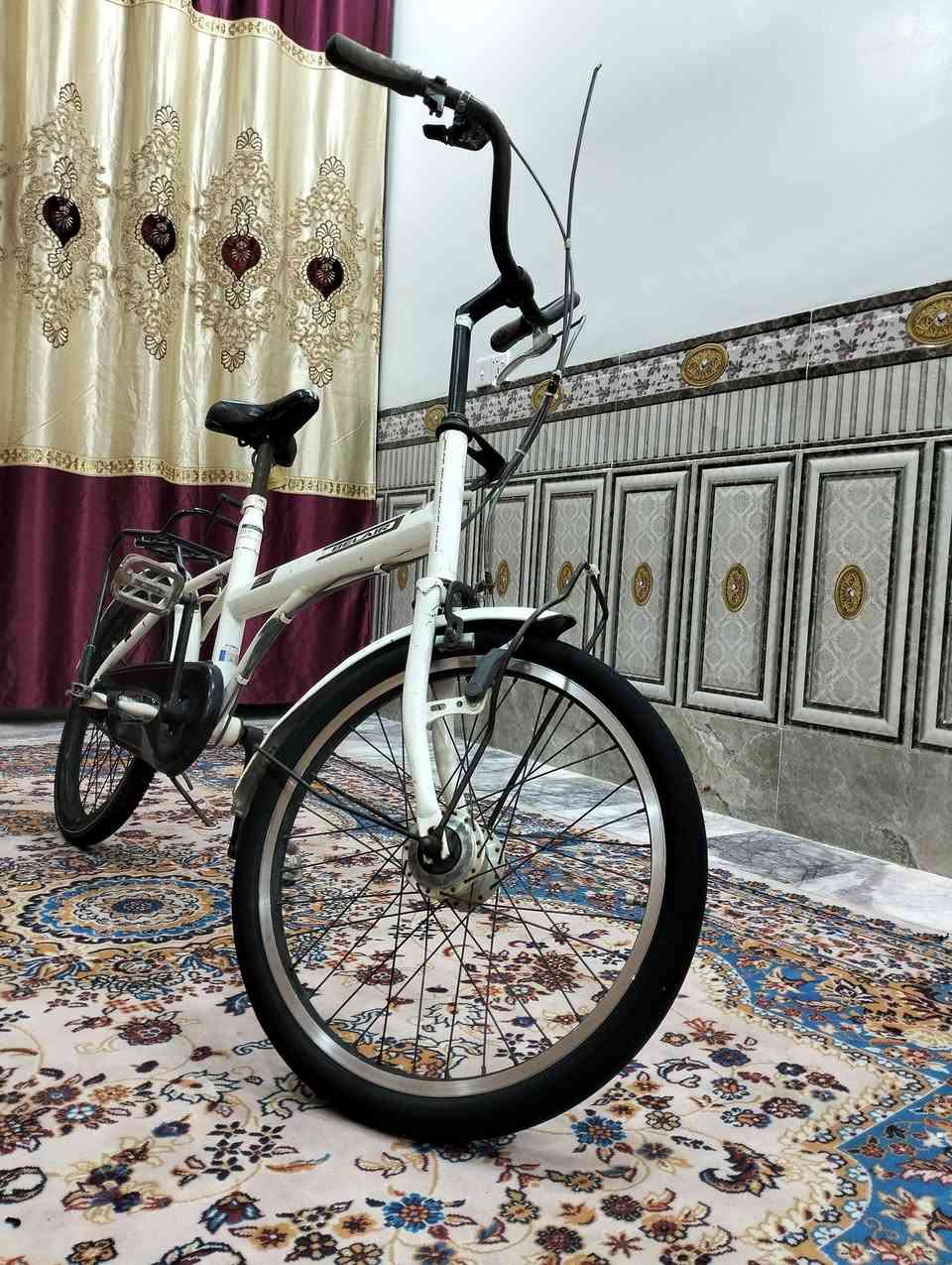 السلام عليكم بايسكل تكسي حجم 24 گير وعگرب وحساس ياباني اصلي السعر 70 وبي مجال بغداد المشتل رقم الهاتف ***********
