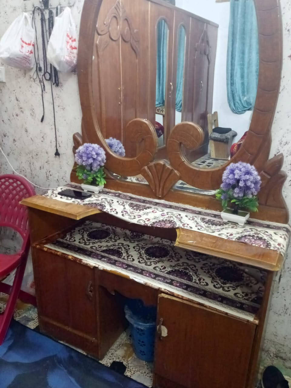 سلام عليكم غرف لبيع ***********
