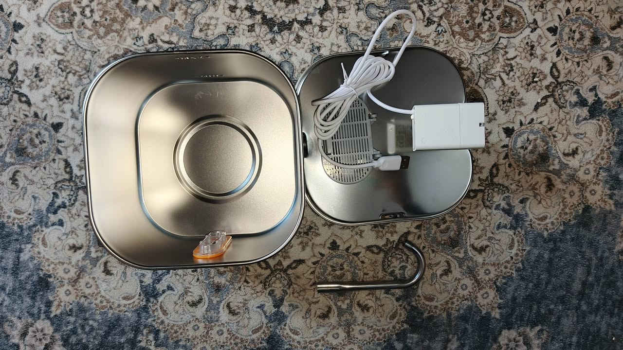 اخوان توفرت
نافوره مال مي 
تستخدم للحيوانت الاليفه 
قطط او طيور الزينه وحمام الزينه 
يعني طيور الزينه بنواعهن الاليفات
حجم متوسط 
السعر: 5 
يوجد توصيل


**إذا كنت صاحب هذا الإعلان وتريد حذفه لأي سبب، رجاءا أرسل رسالة إلى الدعم الفني**