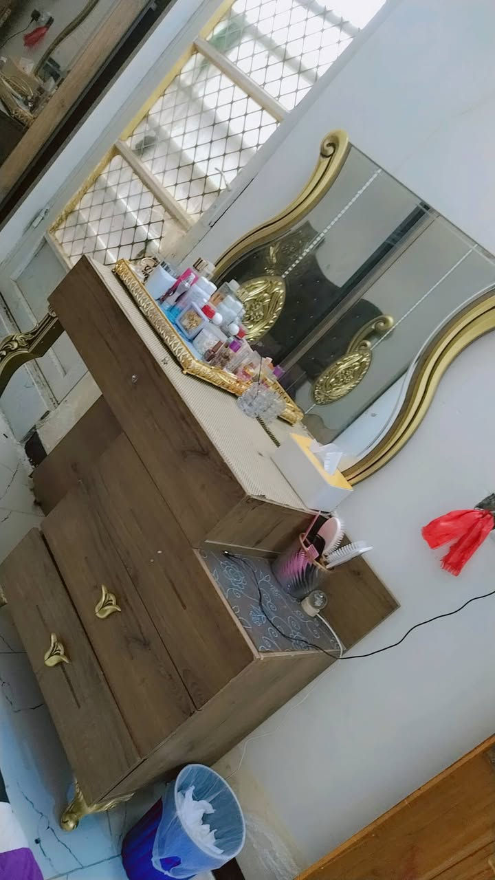 سلام عليكم غرفه كلش نضيفه مابيها اي عيب7 قطع ***********بس لشراي يدخل رجائن
