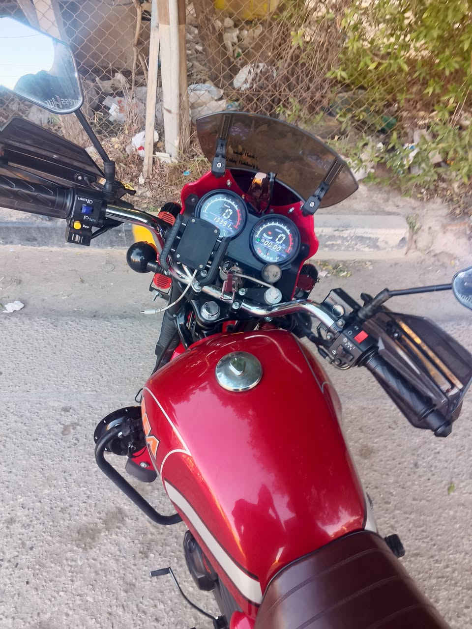 السلام عليكم ......
دايون مديل2025 للبيع
محرك مامفتوح دراجه جديده برغي ممفتوح بيها على حطتها كلشي ما اشلع منها دراجه مامتعوبه وماماشيه هواي 
رايدها ب2300 وبيها مجال قليل مكاني نجف ميلاد فاو 
***********
