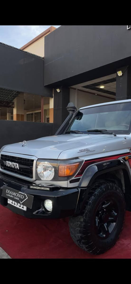 ميكزمين ٢٠١٣ كلين فول فول *********** 120km حقيقي سعر ٢٦٧ و مجال
