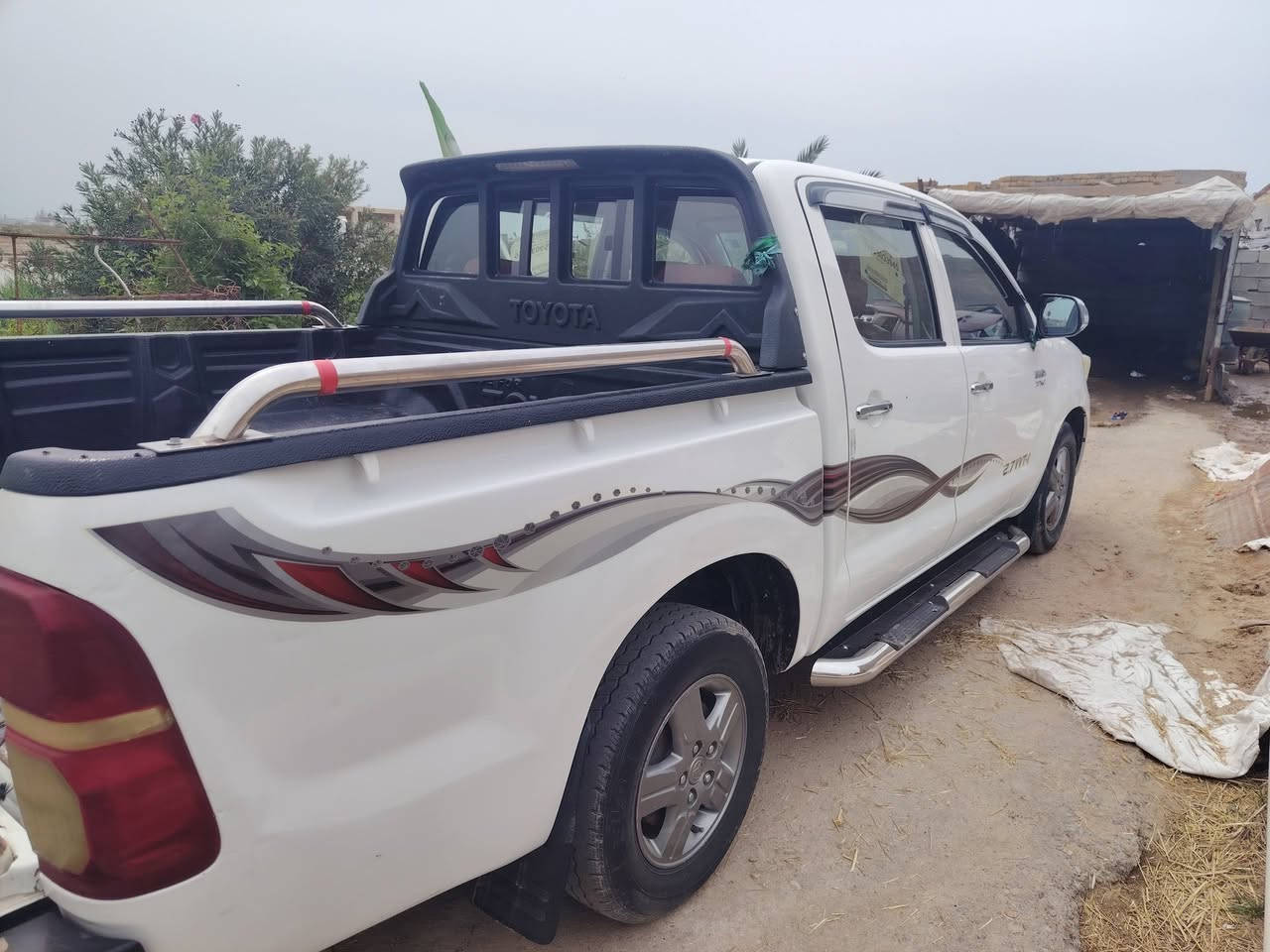 اسلام عليكم هايلوكس للبيع موديل 2012 سياره مكفوله كفاله عامه والسونار موجود رقم السياره ميسان رقم راعيها *********** والعنوان ميسان الكحلاء والشراي يتصل
