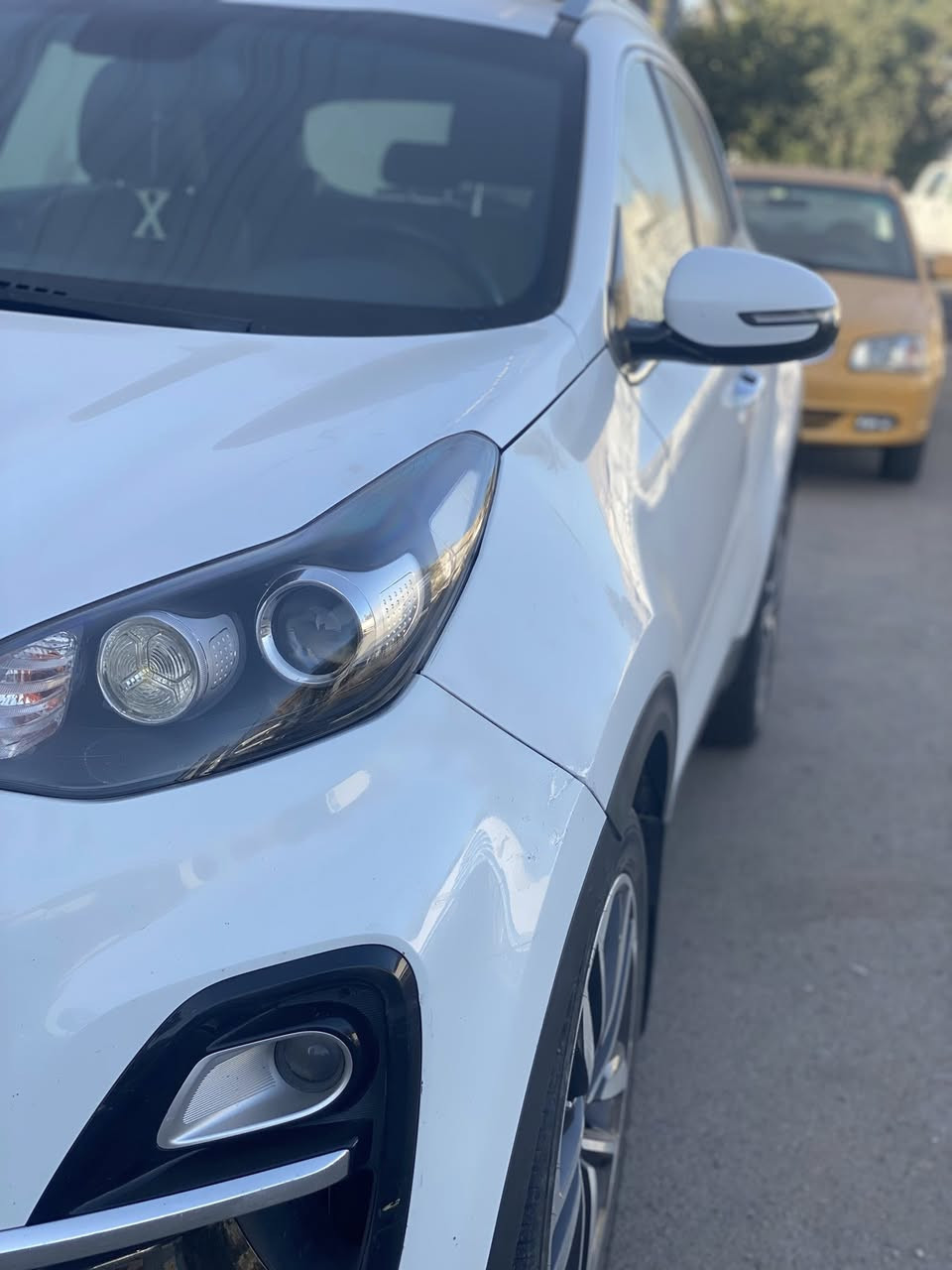 سلام عليكم
اخوان للبيع أو مراوس حسب القناعه  
KIA :SPORTAGE
السياره وارد خليجي 
بيه ملاحضات بسيطه  
المشه مالته 142900km
السياره رقم بغداد بأسمي 
يعني تحويل ثاني يوم السعر خاص 
رقم الهاتف 
1-***********
2-***********
