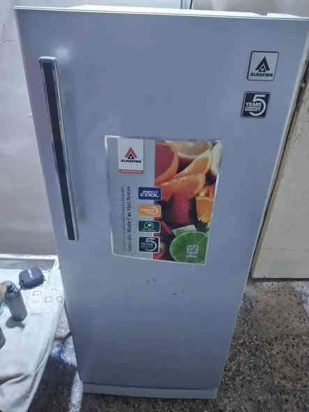 غساله ١٠كيلو. حجم كبير اي ضرر مابيه.١٢٥،، والثلاجه وسط ١٢٥،، شغالات اي عيب مابيهن. بيهن ضمان ٣ايام متعجبك ترجع. تصال عل هذا الرقم  ***********
