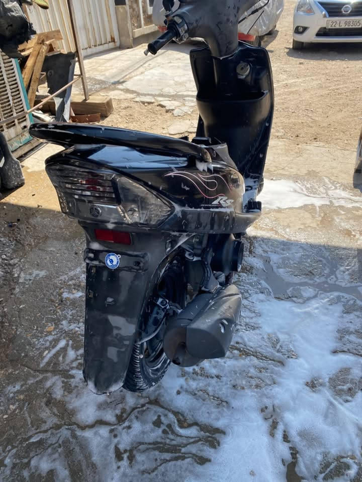السلام عليكم شباب
ماكس عدله لبيع لون اسود 
درجه رمبه بلاديه جديد 
صار 3 اشهر نزله رمبه على ايدي 
درجه 22 ختم بلاد شرط كل قطعه 
ختم رمبه ويه مكينه سلف كابريتر بلاد 
شلعه معدل مابيه كل نقص جاهزه فول احلى من صور 
مكينه شرط وكاله سبانه ما ماد عليه شرط ابيعلك كفاله 
عامه درجه بلاديه فول ملاح صالنصه بلاد دهن شرط MOTUL مكاني بغداد سعر 870 الف الرقم *********** رجاءن بدون تعاليق سلبيه
