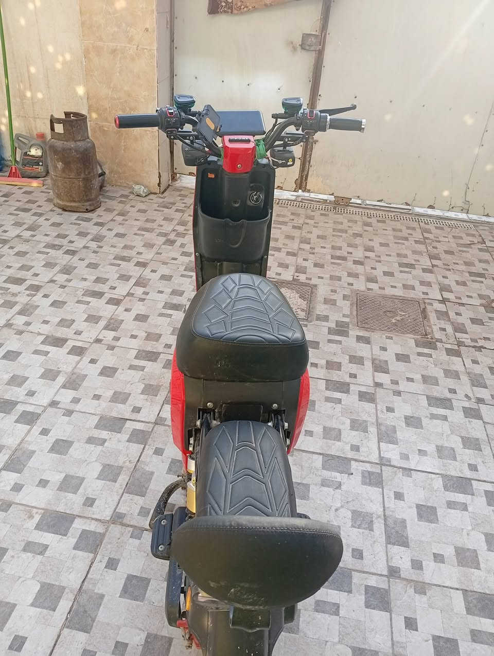 سلام عليكم ورحمه الله وبركاته
دراجه ار 9 فول المواصفات وياها الاوراق 
ال ملف 1500
دراجه نضيفه وحلوه 
بيه 5بطاريات 
وسعرها 575 بيه مجال لطيبين وشرايه 
الاستفسار الارقم الهاتف *********** 
المكان بابل حله ابي غرق قرب المدرسة النصر 
اي واحد عنده شي تعال خاص 
وعليكم السلام ورحمه الله وبركاته
