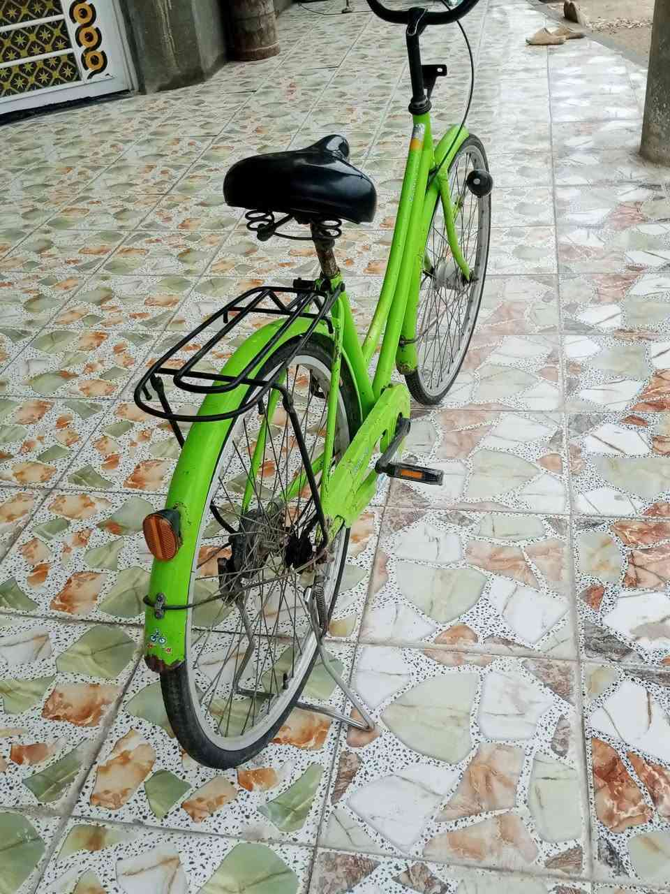 ***********
سلام عليكم بيسكل للبيع ياباني حجم 26 مال حاوية بيسكل كامل ما نقصة شي تيرات جدد جوابة جدد كشن جديد بريك جديد كلة شغال حساس شغال سعرة 60 مكان حلة نيل مقابل كوين بارك اتصل
