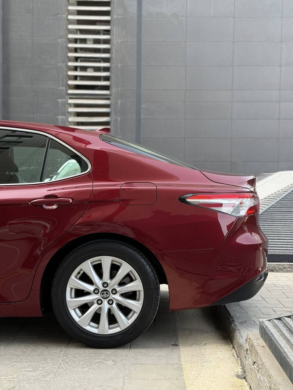 السلام عليكم كامري2020 LE
1-للون ماروني  
2-رادار امامي
3-تحديد مسار
4-كير 8نمر
5-تحكم ستيرن جهتين 
6-محرك2500
7-كير ومكينة كفالة
ماشية98000mi
8-كشن سائق كهرباء
9-شاشه ابل كار بلي واندوريد اوتو
10-كشاف ضباب
11-مانع انزلاق+ABS
حادث السيارة چاملغ السايق تبديل نفس الون وبارد بالجنطة على كد شبر وبارد بالچاملغ الخلفي اصبع والأمامي بارد على كد اصبعين وكفالة شاصي ولغد صدر جديد تخم تاير جديد
السيارة نضيفه وأحلى من الصور بدون دواخل.
السعر:205$ وبيها مجال للشراي 
مكاني بغداد حي الجهاد
ألسيارة بأسمي تحويل ثاني يوم. غير متواجد فيس بوك
***********
