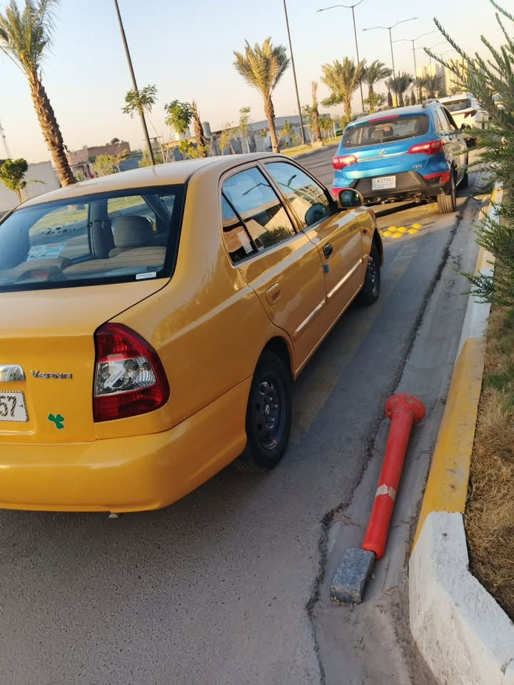 هونداي فيرنا 
حادث قفط جاملغ امامي 
رقم بغداد 
مكانها بغداد الكرخ 
السعر 65 ورقة
للاتصال ‭***********‬
