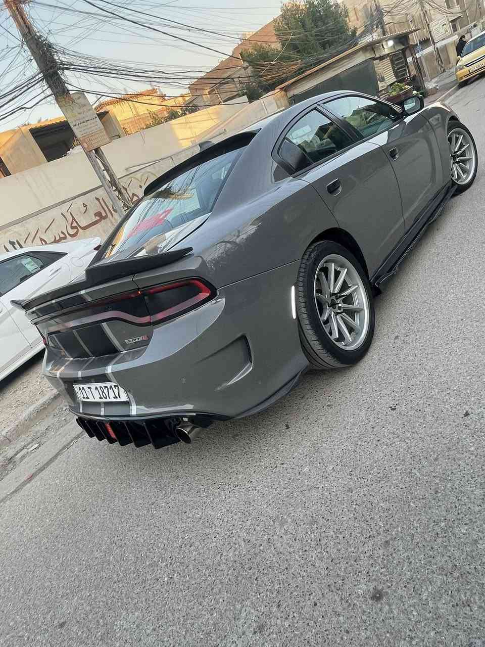 سلام عليكم جارجر 2016 مكينه 5700 باسمي تحويل ثاني يوم بيها تغير لون سياره رصاصي و صابيغها سمنتي سياره مواصفات شاشه جبيره نقطه عمياء عليها كزوز ودمام وسقف روز رايز لد متغير حادثها جاملغ وبنيد السعر 145 العنوان بغداد غير متواجد ع الفيس الرقم ***********
