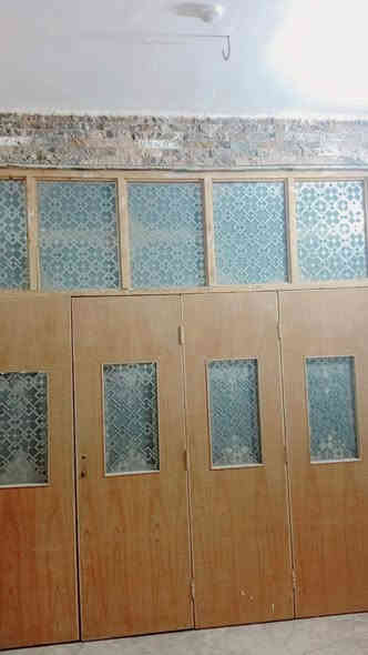 مشتمل للايجار المساحه ١٠٠متربحتوي على غرفتين نوم وكلدور وصاله ومطبخ وصحيات العنوان حي الشهداء نهايه شارع الحسينيه للاستفسار اكثر الاتصال على الرقم التالي ***********
