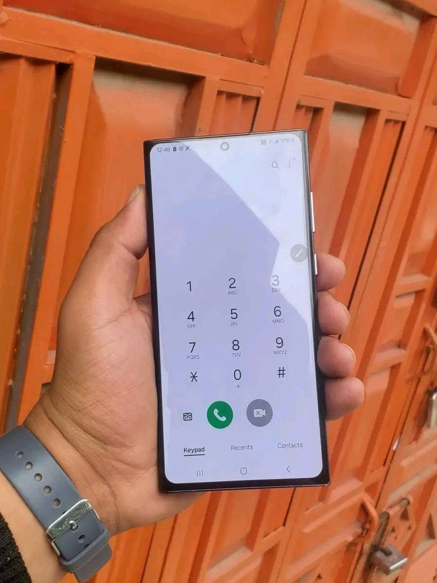 السلام عليكم S22 Ultra للبيع او مراوس
جهاز نظافة 99%.
ذاكرة 256.
رام 12+.
بدون ملحقات.
{الجهاز مبدل شاشة اصلية فقط}
السعر قيم واخذ بالي يرضي الله.
مكاني كربلاء ***********

