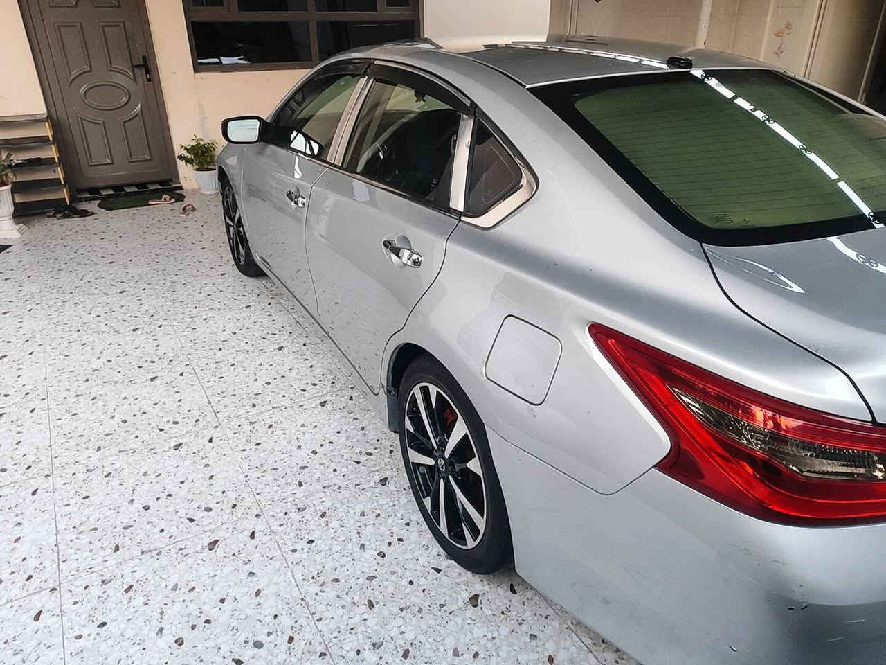 السلام عليكم 
نيسان التيما 2016 امريكي رقم سليمانية
المواصفات
بصمة تشغيل
بصمة ابواب
تشغيل عن بعد
شاشة ايباد
مانع انزلاق 
تحكم استيرن
مثبت سرعة 
كشن كهرباء
كاميرا خلفية 
بلوتوث
ويل رياضي حجم 18
كير مكينة تبريد تدفئة حدادية شرط ما مفتوح على وضع الشركة الحادث 3 قطع جامرلغين امامي والبنيد صبغ فقط بدون تبديل و بدون دواخل موضح بالسونار السيارة جديدة جداً 
السعر116 بيها مجال المكان ديالى / المقدادية 
***********
