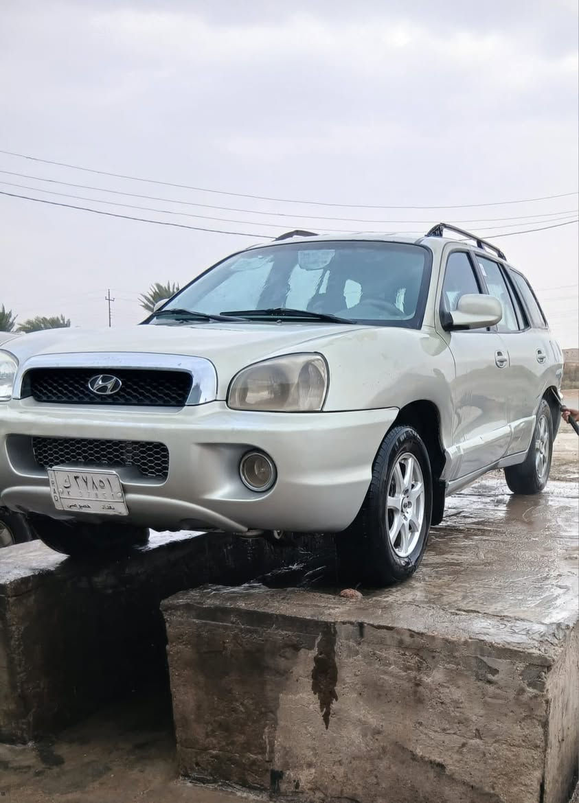 السلام عليكم سنتافي موديل 2001 السيارة كير محرك تبريد كلة مكفول 6 سلندر محرك 2700  خمسة راكب رقمي ***********
