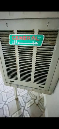 للبيع استخدام اقل من 7 اشهر مع ميز حديد دبل واتربم الحجم الكبير 078855...