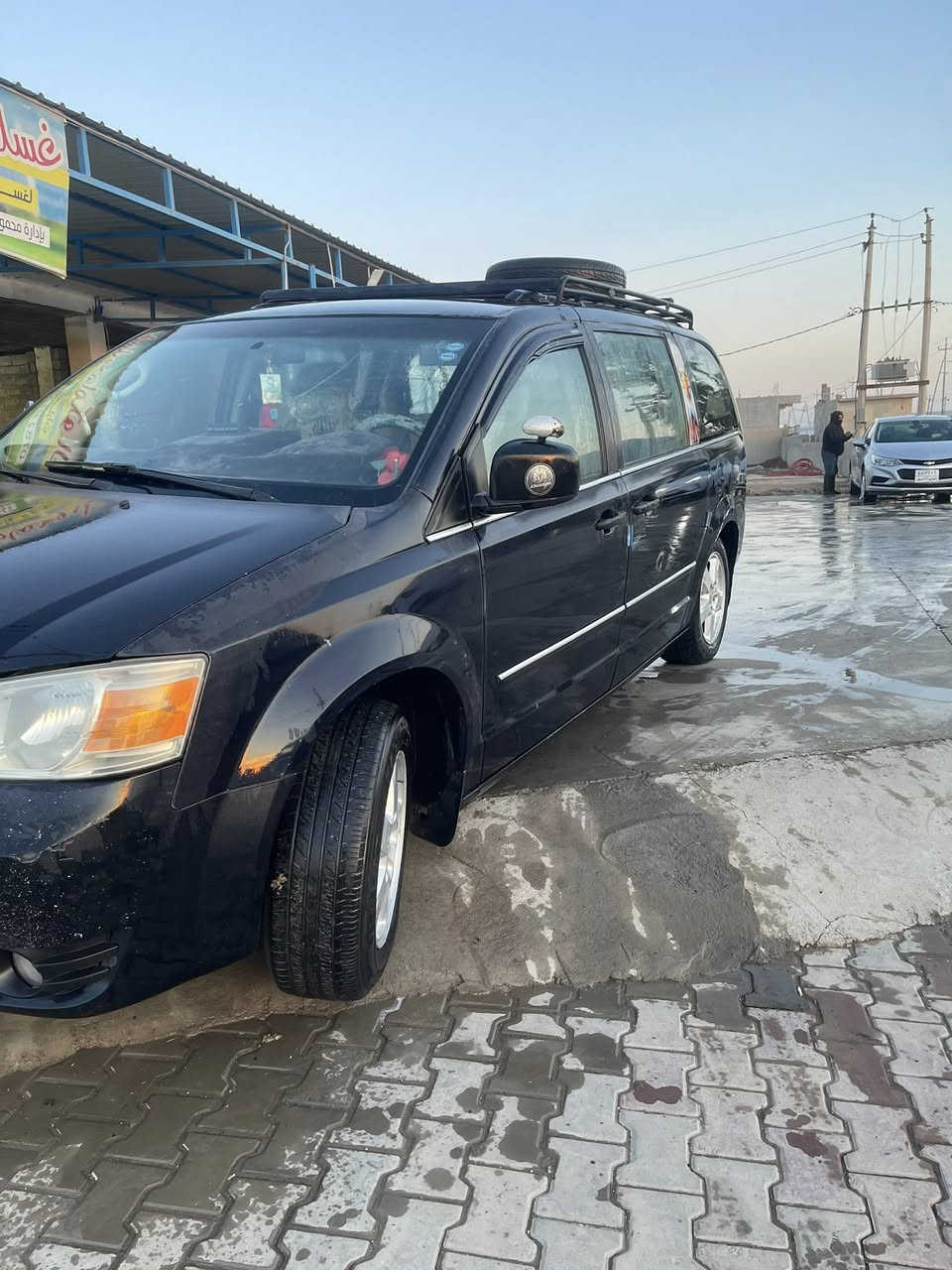 دوج كرفان ٢٠١٠ رقم سليمانية سيارة جاهزة
محرك ٣٣٠٠ مال حاوية قبل شهر شادة 
سيارة عادية ٧راكب 
تبريد ٣ قطع بس الخلفي مايشتغل ماسويته بعد
حدادية جاهزة 
منضومة غاز ٨٠ لتر 
مصبوغة حزام جمالية وهسا لونها شوي طافي 
ضررها جاملغ خلفي معجون جهة السكن وشويه بداية قمارة هم معجون واكع عليها شي بدون دواخل شرط سيارة 
سعر 110$ وبيها مجال 
مكان سيارة كركوك 
للاتصال ***********
