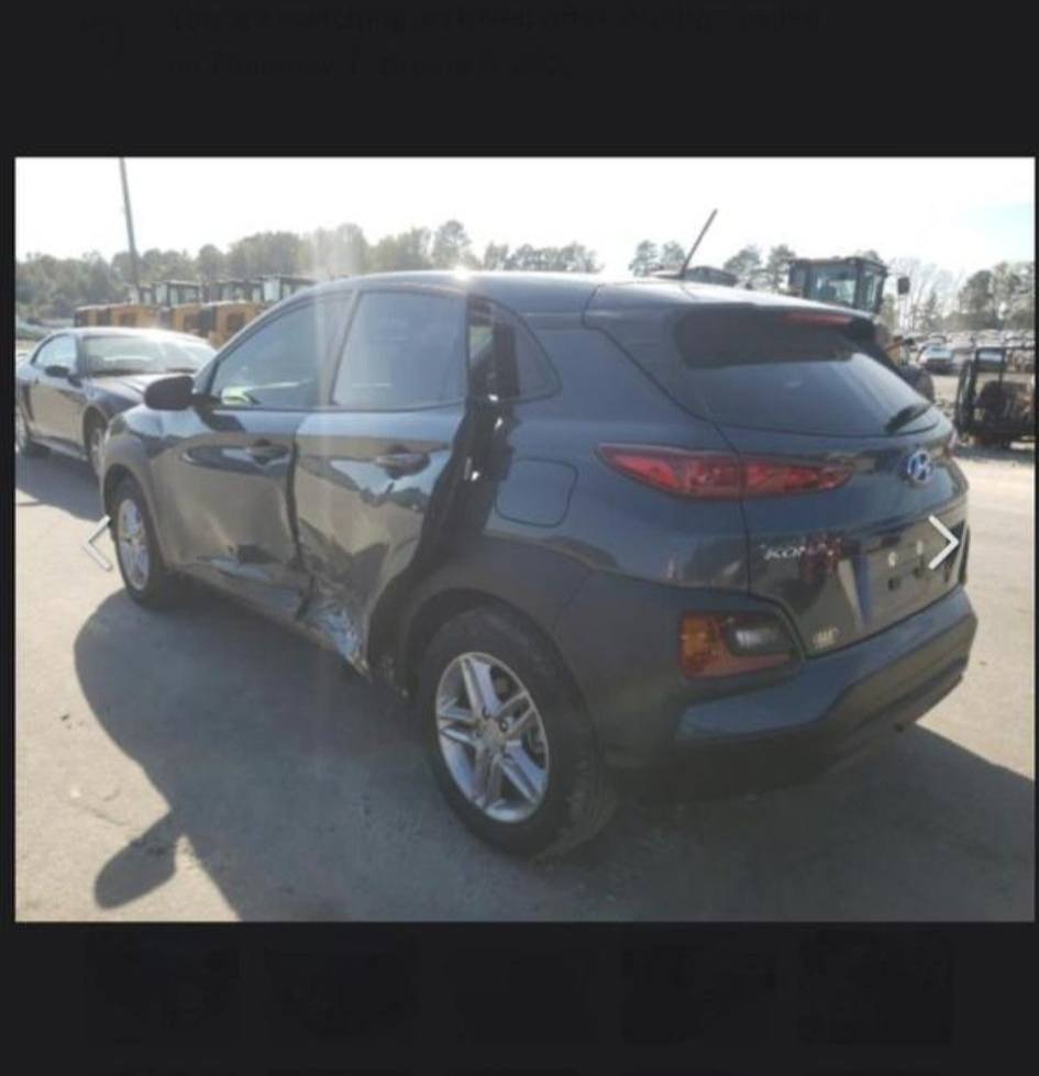 السلام عليكم كونة موديل ٢٠٢١ وارد امريكي
محرك ٢٠٠٠ دوش / لون فيلي
ماشية ٤٢٠٠٠الف ميل 
فئه le / حادث بسيط ضربه باب خلف السايق ومعدل عالبارد بدون تبديل اي قطعه 
الايرباك سليم  
السعر ١٤٣ وبيها مجال 
***********
