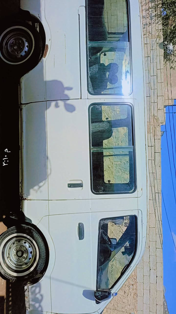 سلام عليكم بريجو للبيع موديل 2000 السياره مصبوغه صبغ عام جماليه رقم نجف المكينه بيه بخار  السنويه صاقطه   مكاني النجف مناذره  هذا رقم مبايلي ***********
