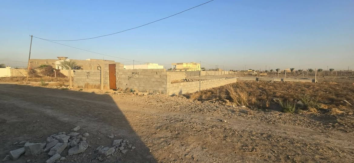 عرصه  للبيع ٢٠٠ متر ركن سند ٢٥ مرقمه ومشموله بالتطويب  بأسمي المكان  حي الجامعة نهاية شارع سوات السعر 30 وبيه مجال  للأستفسار[ [ *********** ] [***********]
