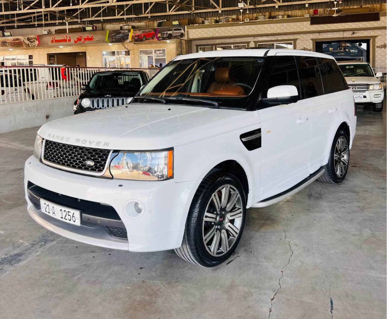 رانج روڤير بايتو گراف شه ريكه سه ردار
2011 بي سوبه ر مه كينه عادي سياركه هاتا بلي جوان بي كيشيه هه مو شتي به شه رت سياركه رقم كه شي هادي له گه لي 85 هه زار حه قيقي رويشتي داحامي بو داحمي  به شه رت ته نها يك چي بجوك PDR هه يه 
رقم ساحيب:***********
سعر:160$ وه ره قه مه جال كم أربيل, العراق
