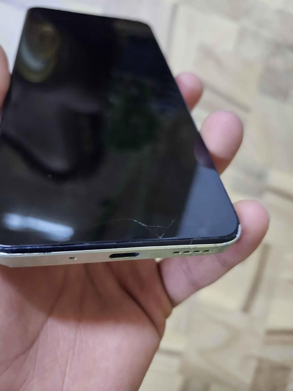 موبايل ريلمي C75 📱
ذاكرة 256 بيه كسر بسيط بلشاشة ⚠️
الجهاز مكفول من العطل كله شغال ✅️
السعر 85 الف 💸
العنوان بغداد الحرية متوفر توصيل 🚚 
واتساب : *********** ☎️
رابط تواصل : https://wa.me/9647733601242 بغداد, العراق
