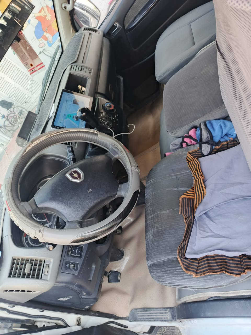 سلام عليكم
للبيع جمبي عالي موديل 2012
  مكاني نجف  حي العسكري 
بيه ضربه بل طويله مكدار شبرين ومعمره 
دواير معمره 
مكينه حاويه صارلي سبوع من شادها 
سعر 117 وبيها مجال 
مكلف بل نشر 
رقم ‏‪0780 516 0158‬‏
