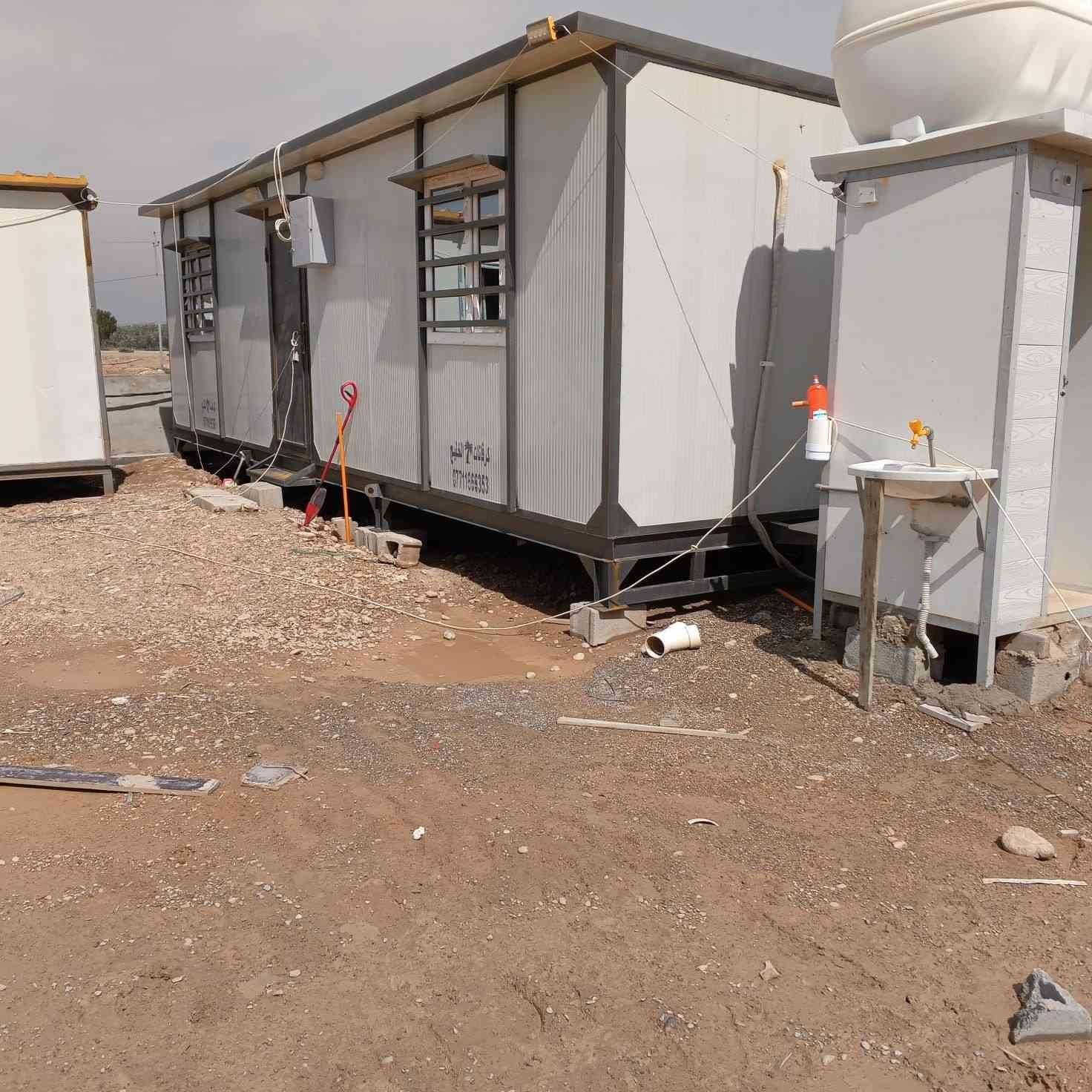 كرفان للبيع
9×3
مع الاثاث
1_ طاوله
2 _كراسي عدد 3
3 _سبلت عدد 2
4 _سرير عدد 3
5 _ ثلاجه
مع كامل الملحقات كرفان جديد ونظيف جدا 
للاستفسار  الاتصال على الرقم التالي
***********
