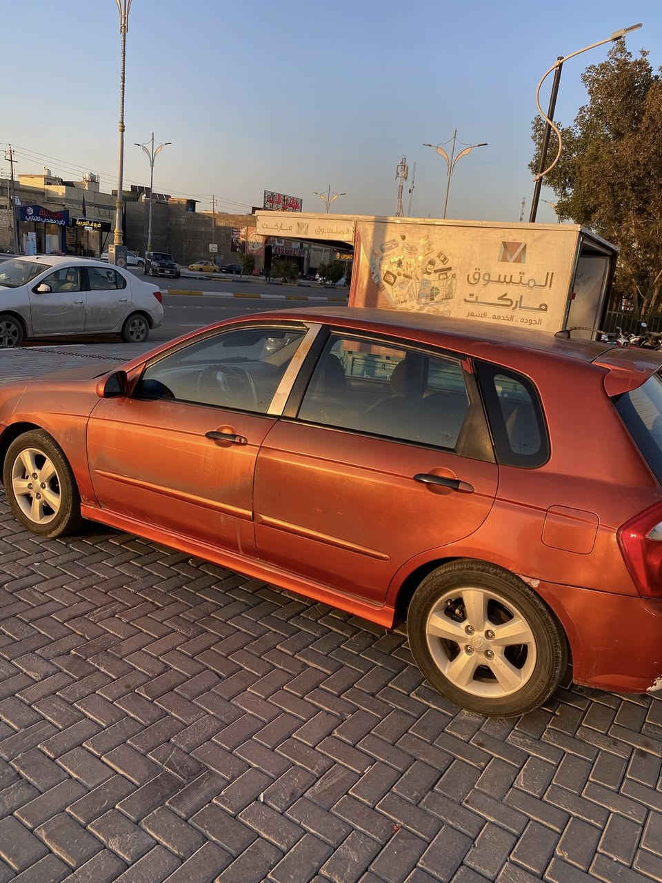 سلام عليكم سبكترة ٢٠٠٨ رقم بغداد بسمي سعر ٦٨  وبيه مجال مكان كربلاء ***********
