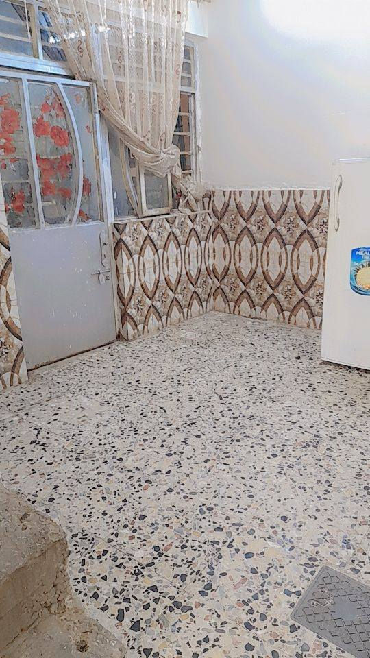 بيت للبيع مساحه ١٠٠متر طابو زراعي سند 25 بي إقرار محكمه سند وكاله خدمات كامل مكان الرئاسه العبيدي  قرب مركز الصحي مال الرئاسه العبيدي رقم *********** سعر 80
