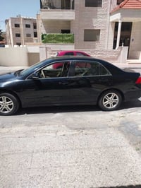سيارة • ٢٠٠٦ • للبيع