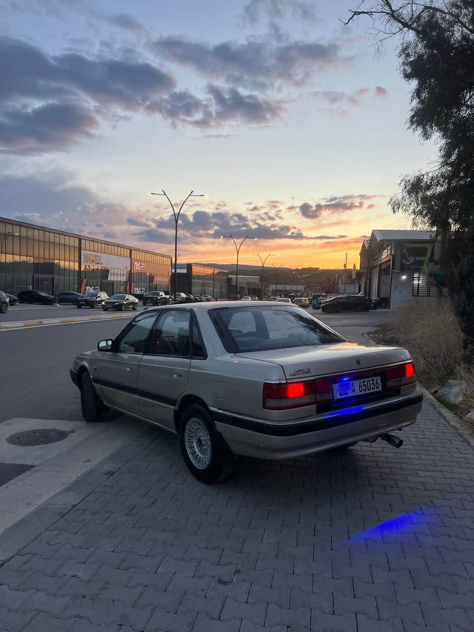 سلاو 
مازدا ٨. بةخ. 
موديل_١٩٩١
كامل بوياخ لةسةر شوخن
رقةم باريكةو بةناوي خومانةوةية 
سةيارةكةً بي زور جوان ماوةتةوة
٤ تايةيي لوكي لةًژيرة 
سةيارةكة بي نوقسانية 
لة سليمانيم
سعري ٣٨ گةلاو معامةلة
*********** السليمانية, العراق
