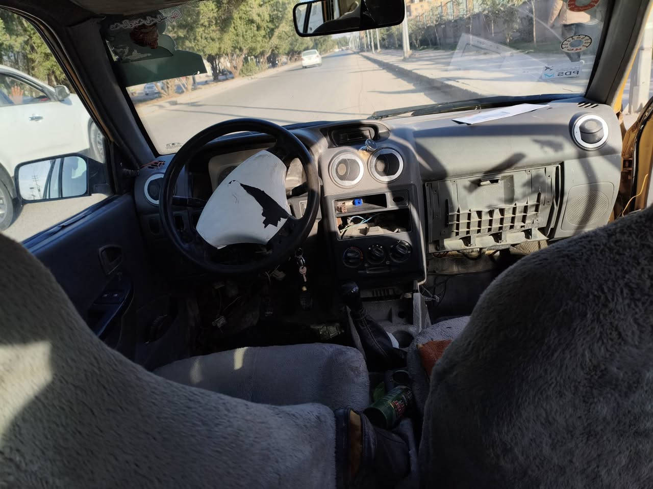 سايبه موديل ١٢
السياره كير ومكينه مال برايد 
راعيها ماندله  
عنوانها النجف 
الرقم *********** واتساب 
قفلها 7 ورقات
