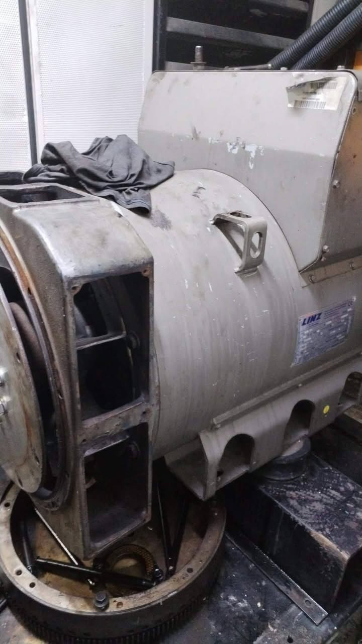 للبيع مولده كامله اسكانيه وحش اصل مولده. محرك كامل استندر عطل بيه فار بوشه كامشفت فقط راس توليد 400 ابلادي لاتصال ***********
