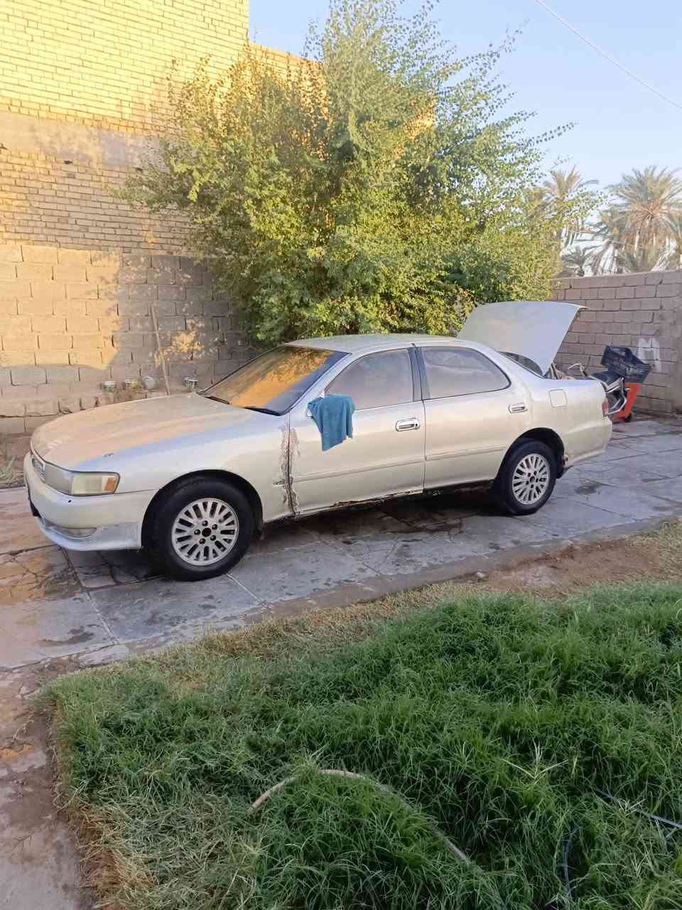 السلام عليكم
كرسته نفخ موديل 93
السياره بيه كص التكمه جهة السايق مثل ماموضح بالسونار.. محرك ونجي كير جديد توني شاده شهرين حداديه اماميه وتايرات الكدام جدد البرنكيتات شحم جدد غرامات.
4 ورقات...السعر 35...  الغرامات ينزل من سعرهه 
مكان السياره شطره رقم الهاتف ***********
