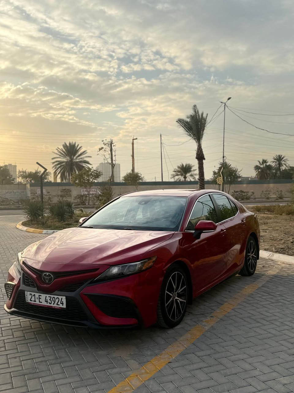 سلام عليكم. تيوتا كامري 
موديل 2023 
موصفات SE. معروفه. 
رادارات امامي خلفي 
لايتات زنون 
نقطع عميا 
تحديد مسار 
كراسي جلد 
كرسي كهرباء 
موصفاتها معروفه 
قطعه صبغ وحده فقط شويه بارد باب السايق  صور الحادث مرفقه باسمي تحويل مباشر 
ال سعر $21000$ قابل ل تفاوض 
بغداد حي الحسين. 
تواصل 
0786 222 333 6 بغداد, العراق
