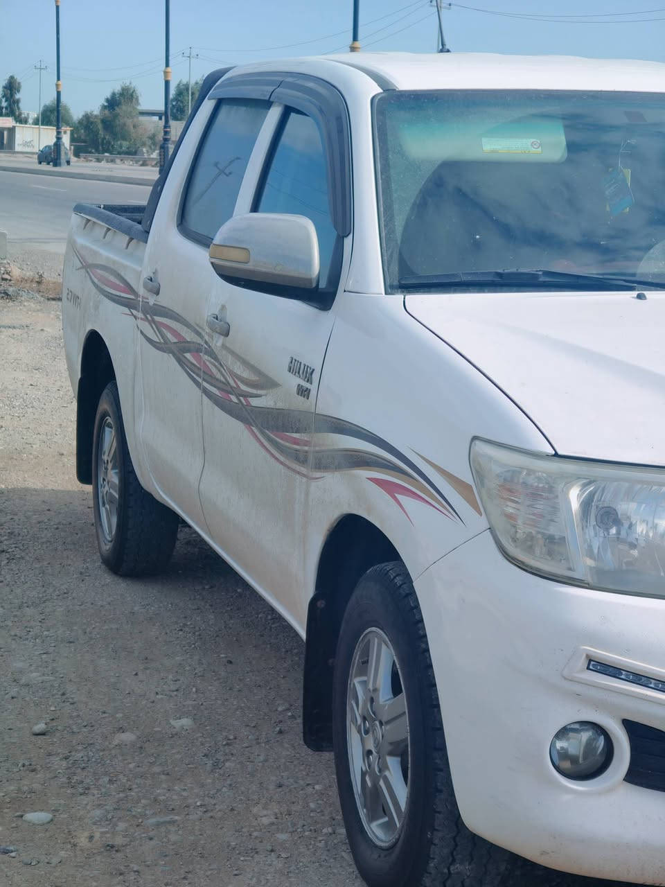 السلام عليكم بيكم 2015 السياره كير محرك كفاله السياره جديد كهرباء كلها شغاله تبريد تدفه شغال السياره جاهزه صدر امامي خلفي جديد تخم تاير جديد مكاني ديالى بعقوبة رقم الهاتف *********** السعر 228 وبيها مجال والسونار بلمنشور
