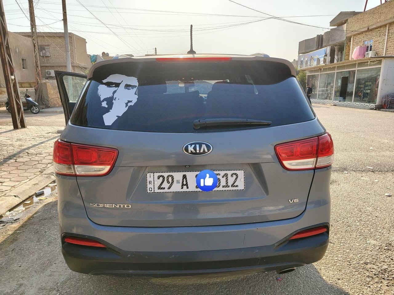 السلام عليكم سورنتو 2018 أمريكي مغلفه نانو سيراميك الحادث  الجاملغ الخلفي السياره بدون تبديل ومامفتوحه وليبل واحد ومصبوغه شبر من القماره والون فيلي غير محدد والسياره 6سلندر  السعر 195 وبيهه مجال *********** العنوان وآسط مركز المحافظه
