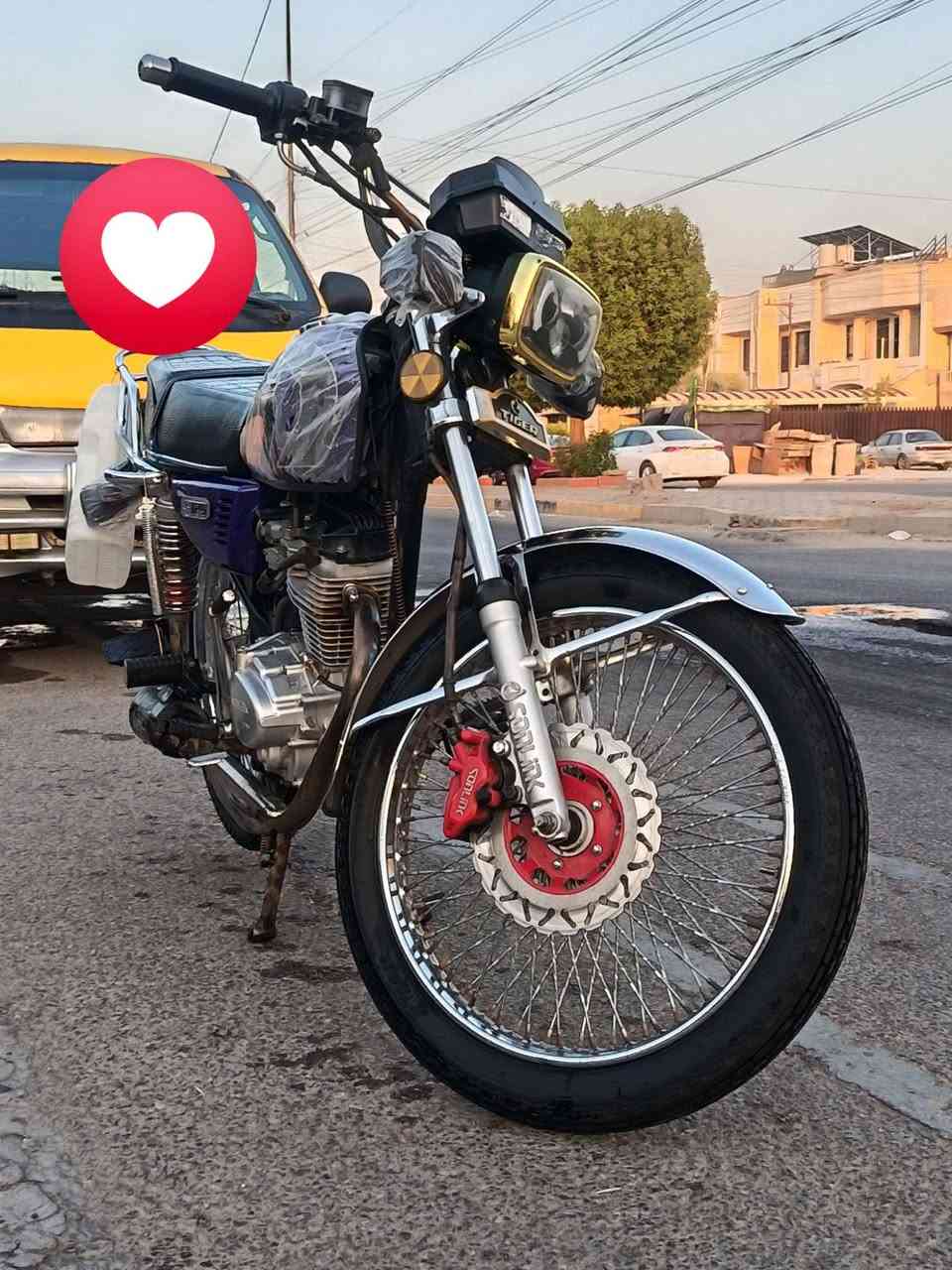 السلام عليكم شباب دراجه ايراني للبيع جديده مديل 24 محرك ما مفتوح مابيها كل نقص كهربائيات كلها شغاله اشاير لد شاشه كتروني شغاله صالنصه رياضي اوراق وياها   السعر 600  وبيها مجال حك الجيه مكاني بغداد الشعله رقمي *********** فقط واتساب 🤍
