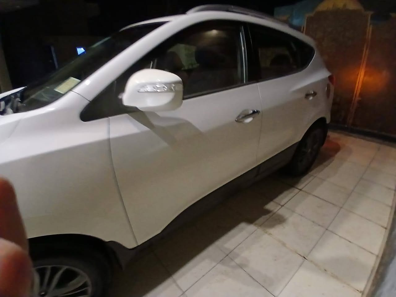 السلام عليكم سياره توسان خليجي موديل 15 تبريد قطعتين  بيه باب  خلف سليق تبديل فقط رقم بابل  مكان بابل لحمزه الغربي ع ***********
