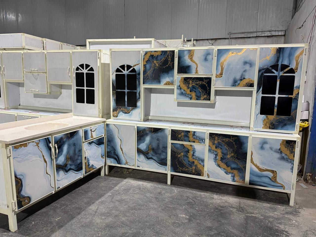 للبيع 
مترين ونص مع سنك 
يتوفر توصيل محافظات


**إذا كنت صاحب هذا الإعلان وتريد حذفه لأي سبب، رجاءا أرسل رسالة إلى الدعم الفني**